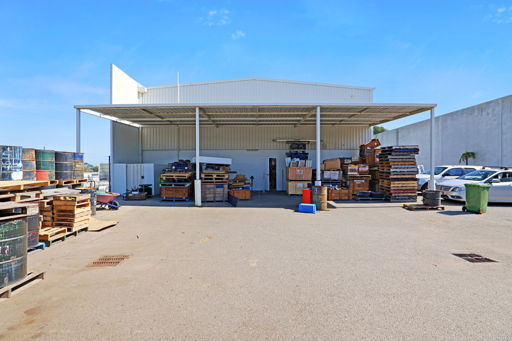 gallery image: 7 Savill Place, Carlisle WA