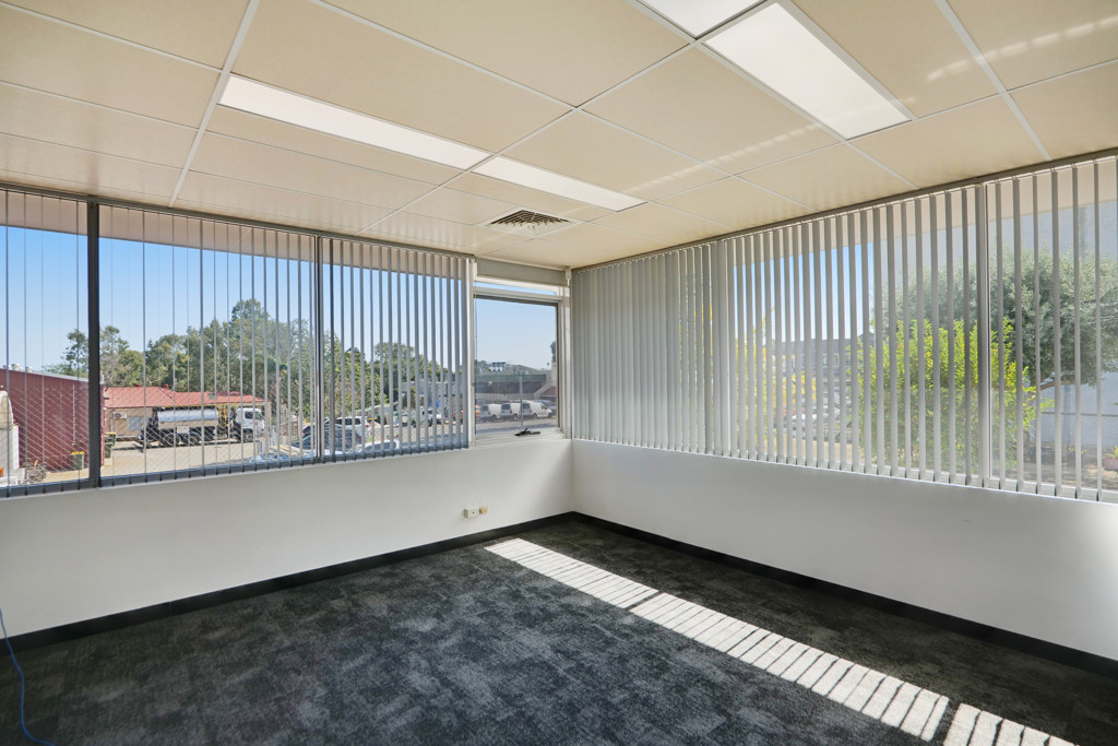 gallery image: 7 Savill Place, Carlisle WA