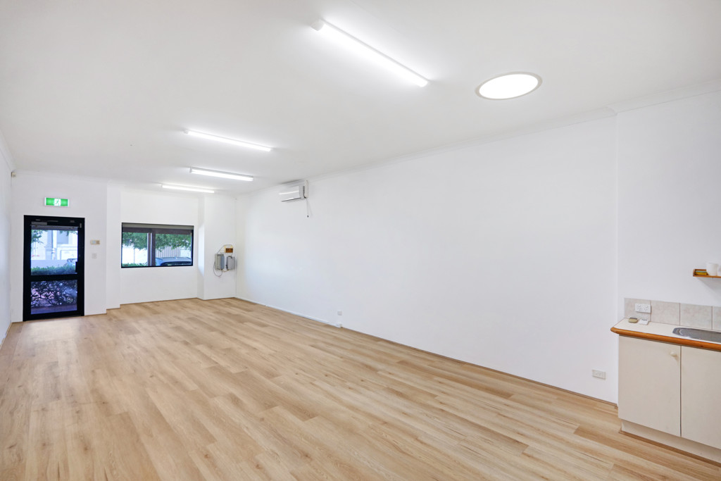 gallery image: Unit 4/266 Fulham Street, Cloverdale WA