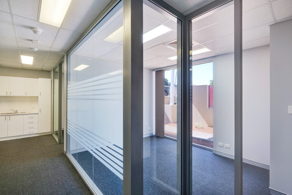 gallery image: 1/353 Shepperton Road, East Victoria Park WA