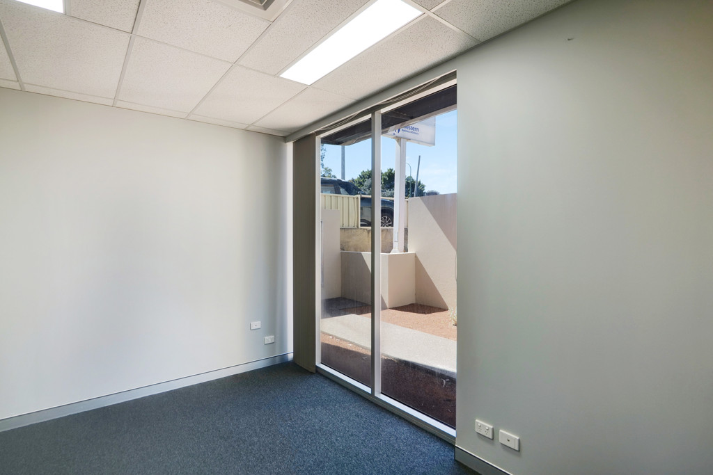 gallery image: 1/353 Shepperton Road, East Victoria Park WA