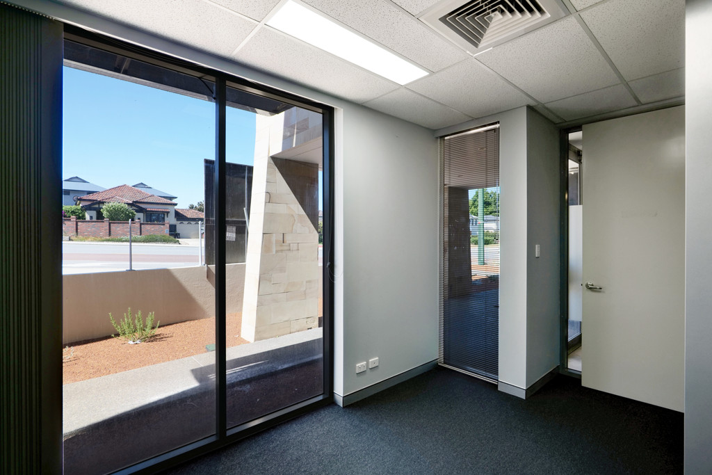 gallery image: 1/353 Shepperton Road, East Victoria Park WA