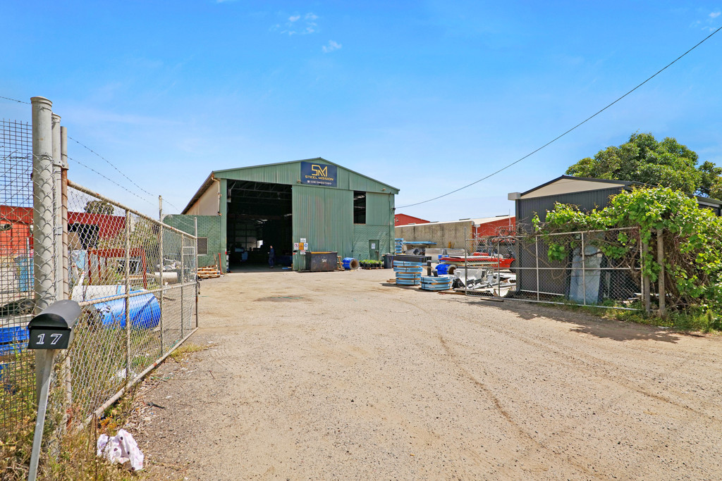 gallery image: 17 McIntyre Way, Kenwick WA