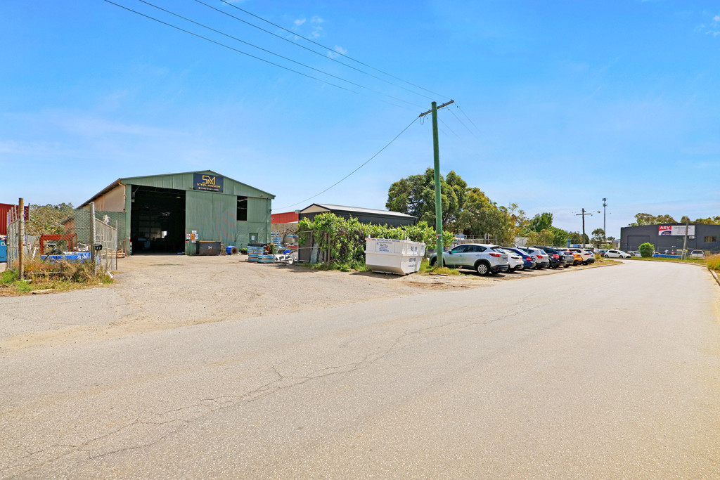 gallery image: 17 McIntyre Way, Kenwick WA