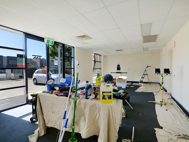 gallery image: 4 Meares Way, Canning Vale WA