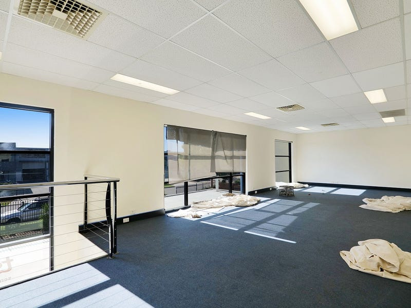 gallery image: 4 Meares Way, Canning Vale WA