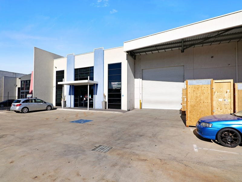 gallery image: 4 Meares Way, Canning Vale WA