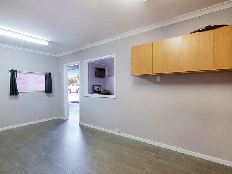 gallery image: 244 Treasure Road, Welshpool WA