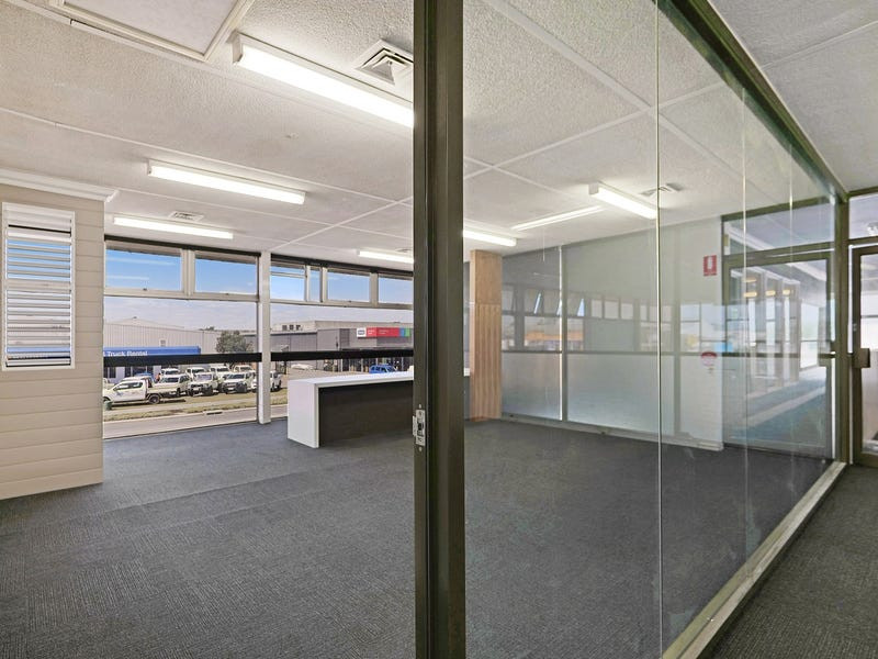 gallery image: Unit 2/82 Belmont Avenue, Belmont WA