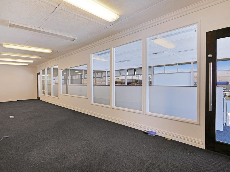 gallery image: Unit 2/82 Belmont Avenue, Belmont WA