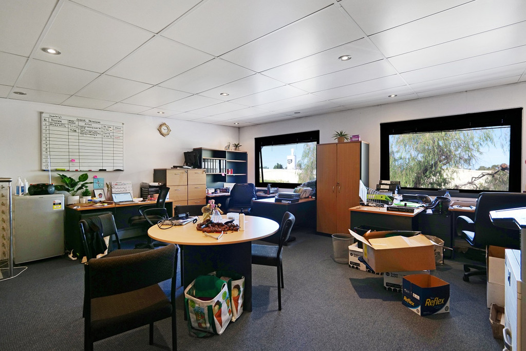 gallery image: Unit 3/178 Planet Street, Carlisle WA