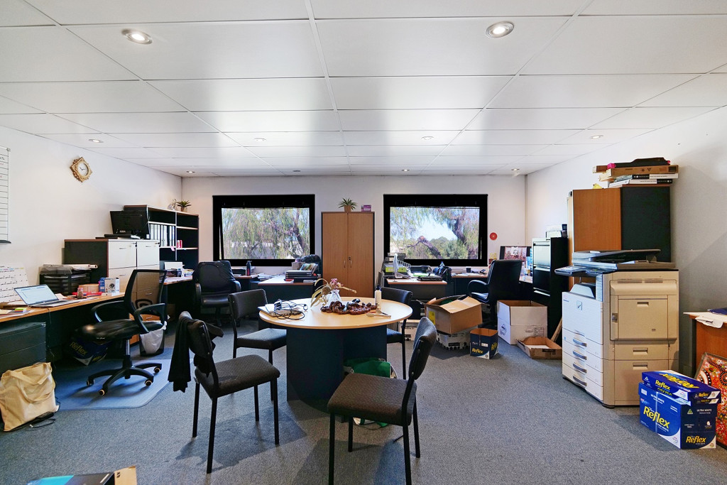gallery image: Unit 3/178 Planet Street, Carlisle WA