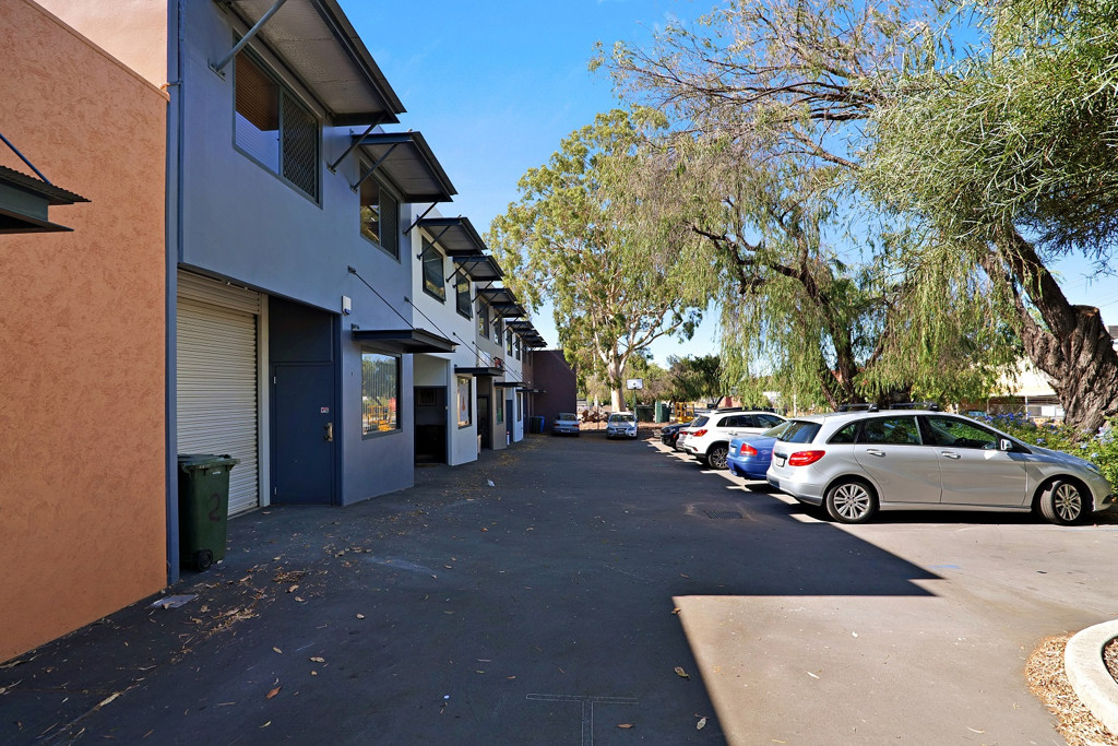 gallery image: Unit 3/178 Planet Street, Carlisle WA
