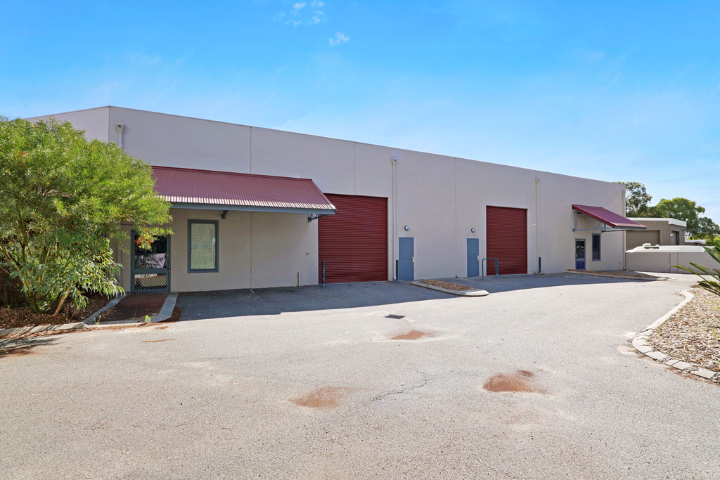 gallery image: 18A & B Hubert Street, Belmont WA