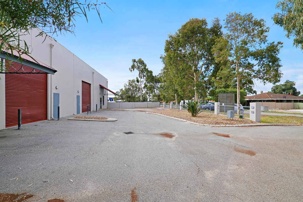 gallery image: 18A & B Hubert Street, Belmont WA