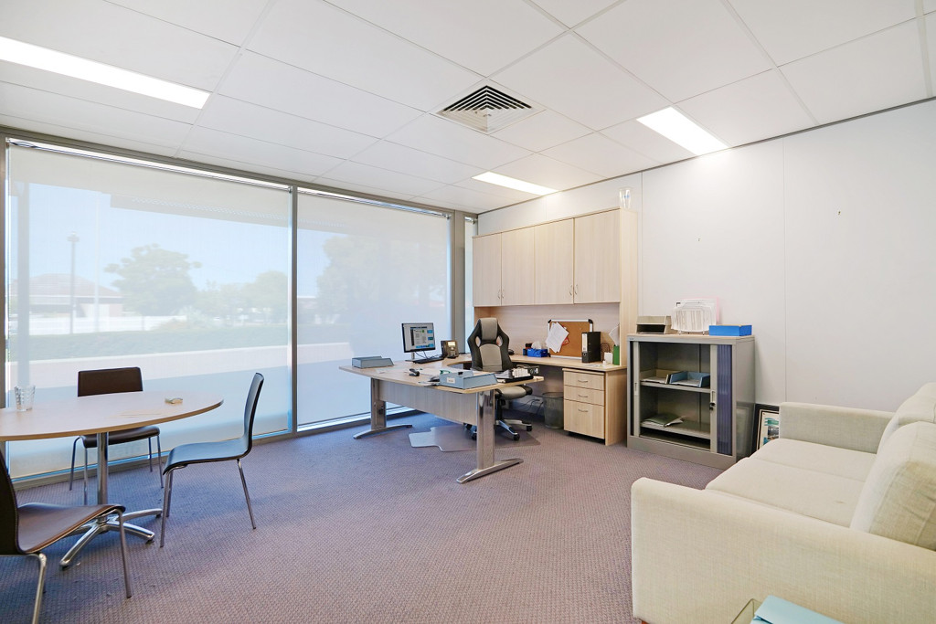 gallery image: Unit 4/115 Belmont Avenue, Belmont WA