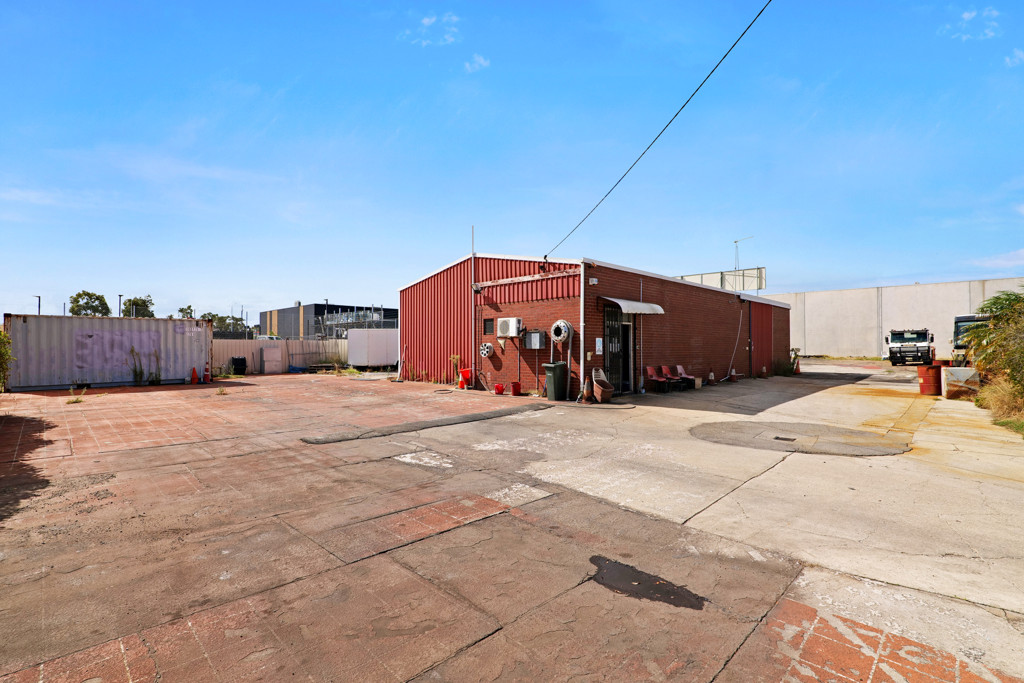 gallery image: 16 Muros Place, Midvale WA