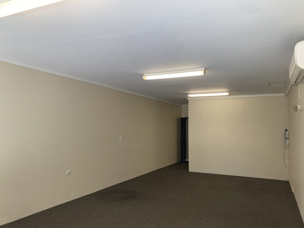 gallery image: 3/262 Orrong Road, Carlisle WA