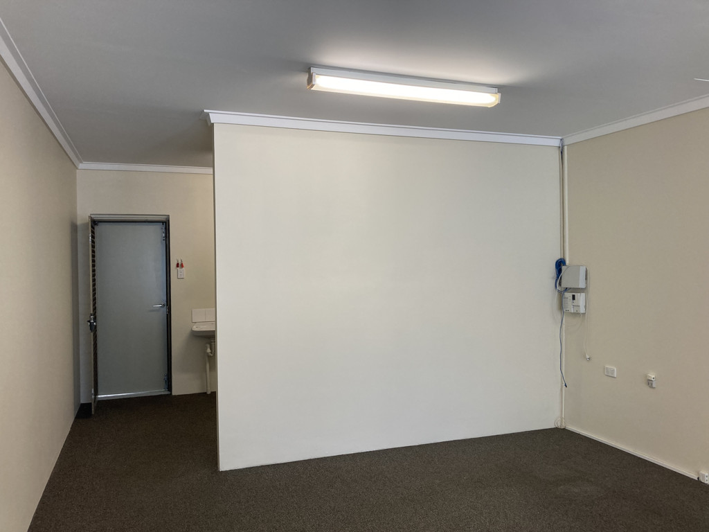 gallery image: 3/262 Orrong Road, Carlisle WA