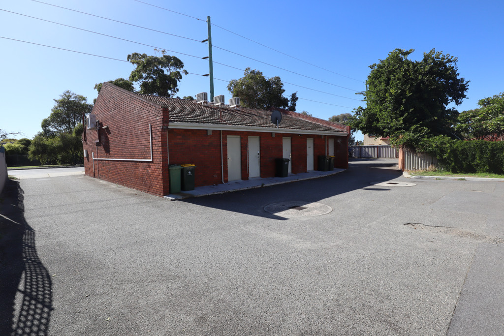 gallery image: 3/262 Orrong Road, Carlisle WA
