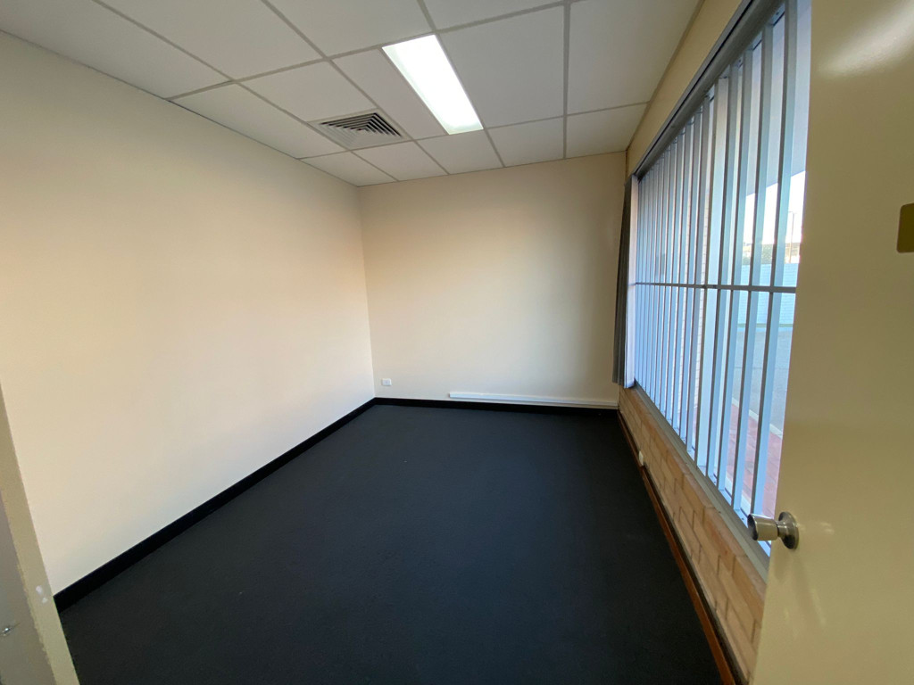 gallery image: 32 Hargreaves Street, Belmont WA