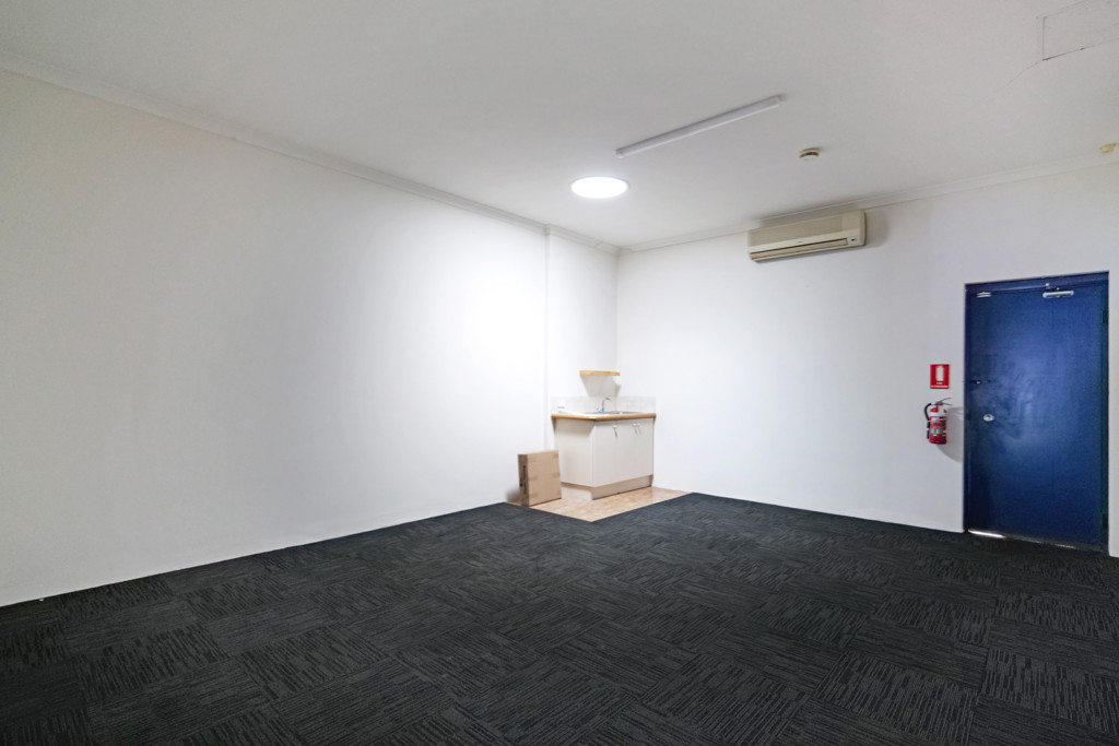 gallery image: Unit 4/226 Fulham Street, Cloverdale WA