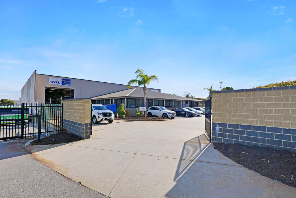 gallery image: 11 Cowcher Place, Belmont WA