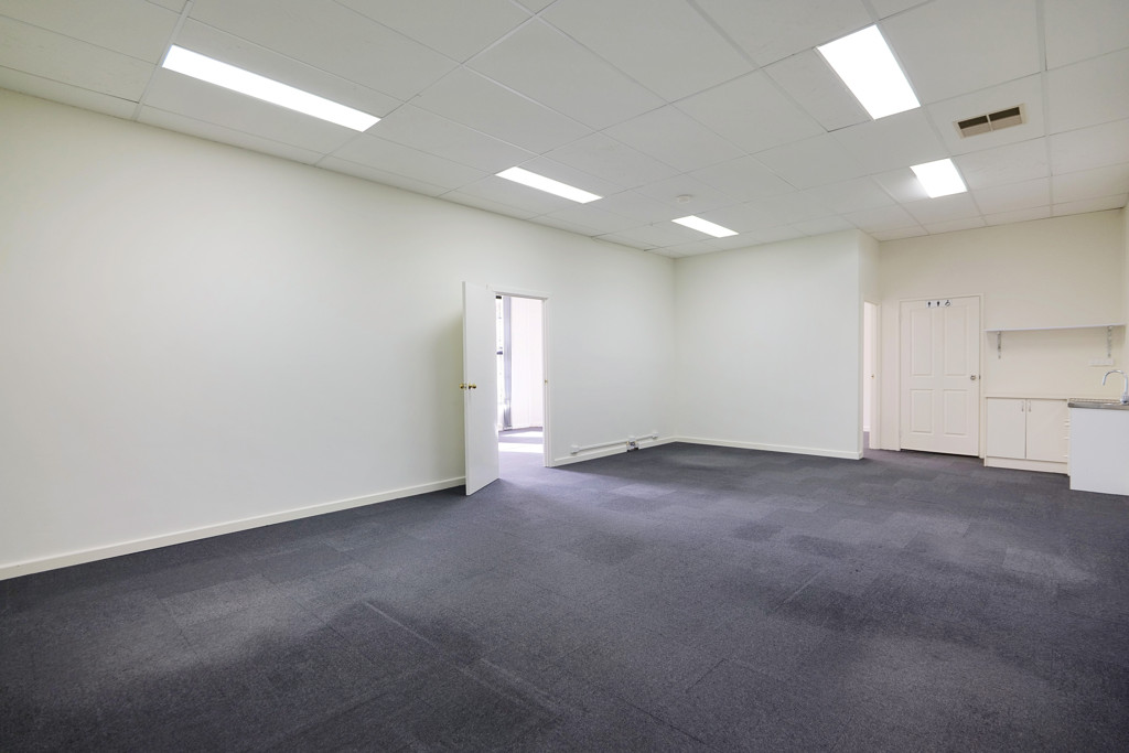 gallery image: 2/18 Hehir Street, Belmont WA