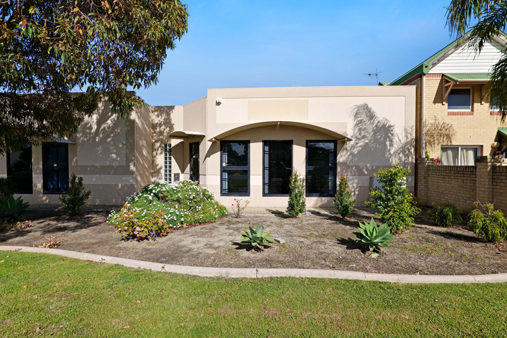 gallery image: 2/18 Hehir Street, Belmont WA