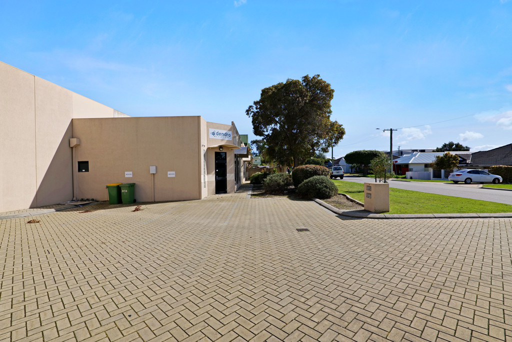 gallery image: 2/18 Hehir Street, Belmont WA