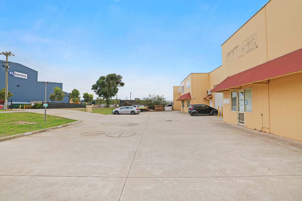 gallery image: Unit 3/17 Casino Street, Welshpool WA