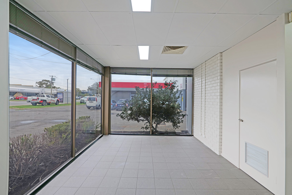 gallery image: 14 Belgravia Street, Belmont WA