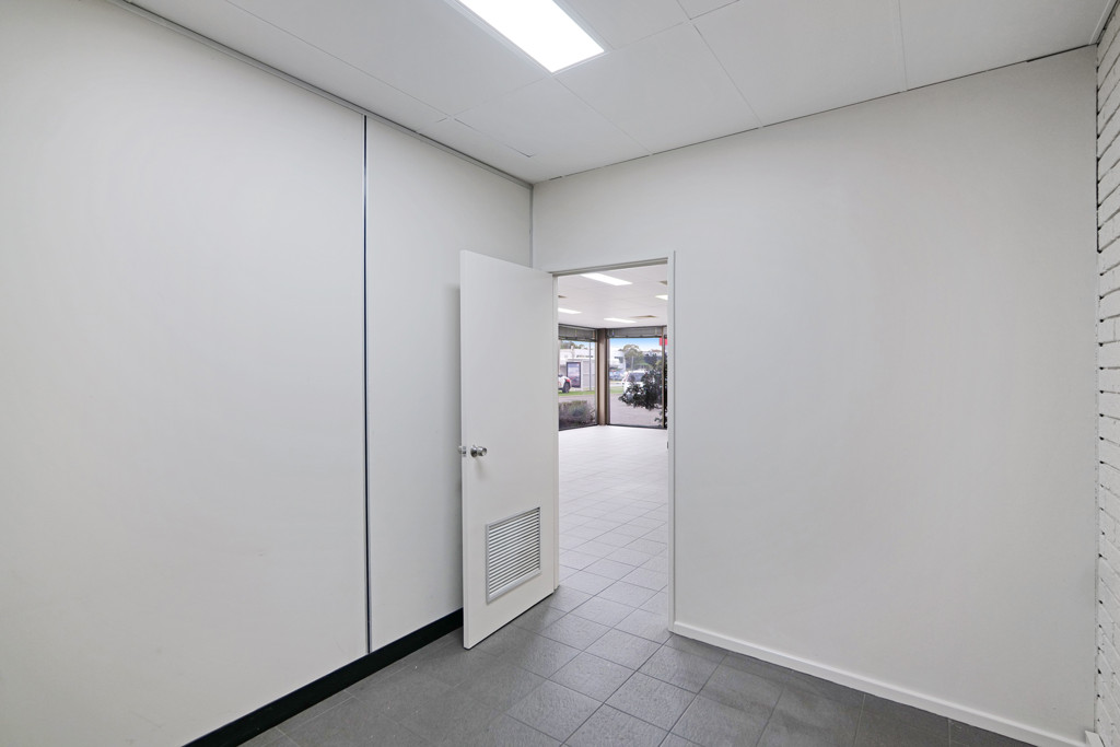 gallery image: 14 Belgravia Street, Belmont WA