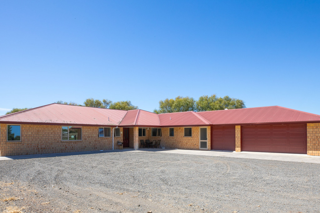 270 Orongo Road, Orongo