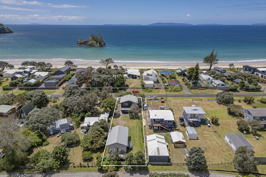 211 Mangakahia Drive, Whangapoua