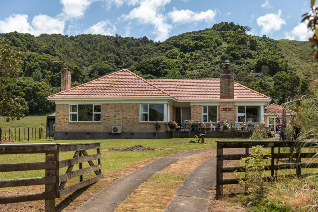 141 Neavesville Road, Puriri