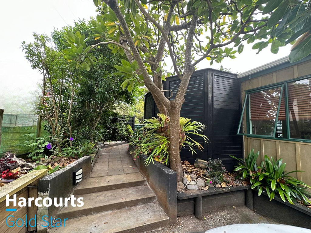 Thames Rentals Harcourts Gold Star