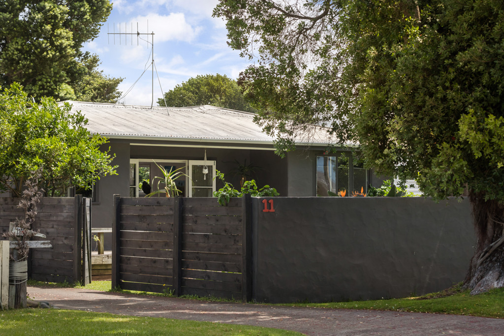 11 Roretana Drive, Athenree