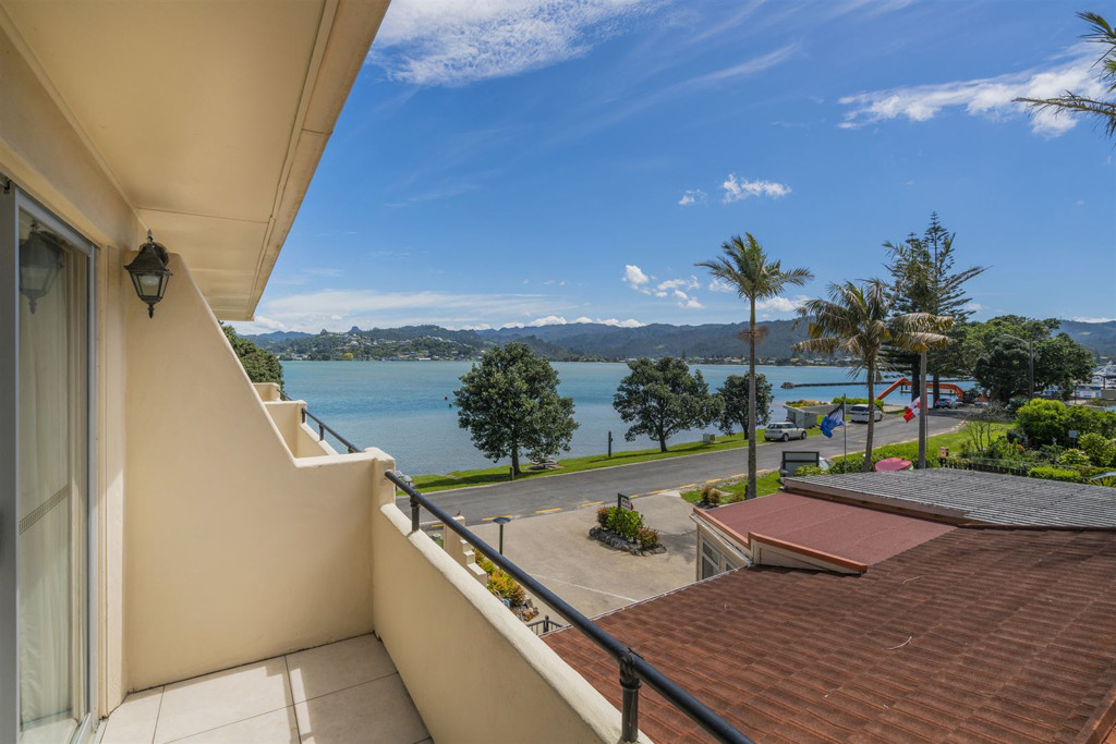 3/10 The Esplanade, Tairua