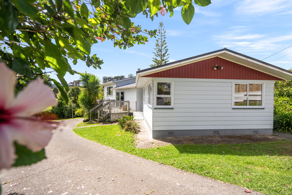 15 Clotworthy Crescent, Onerahi