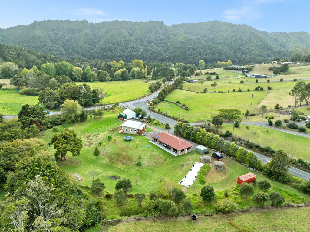 6 Tavinor Road, Otaika