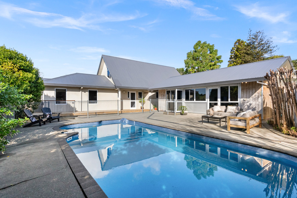 156 Valley View Road, Otaika