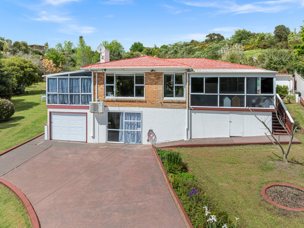 16 Toetoe Road, Otaika
