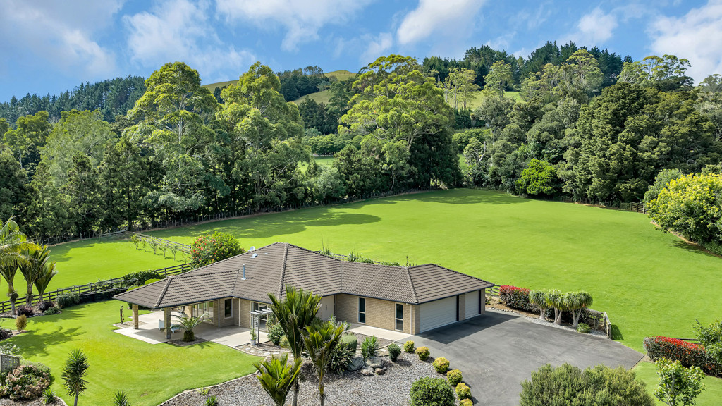 16 De L'isle Lane, Maungatapere