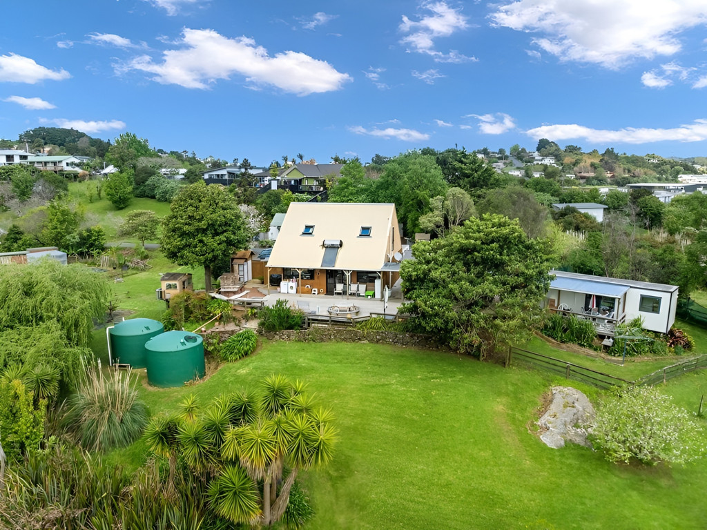 83 Alcoba Street, Te Kamo