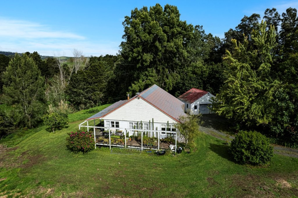 8 Draffin Road, Poroti