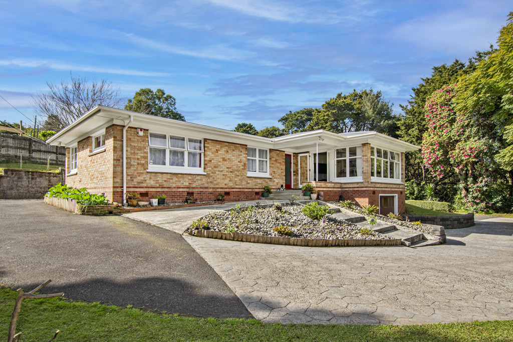 2A Memorial Drive, Parahaki NZ