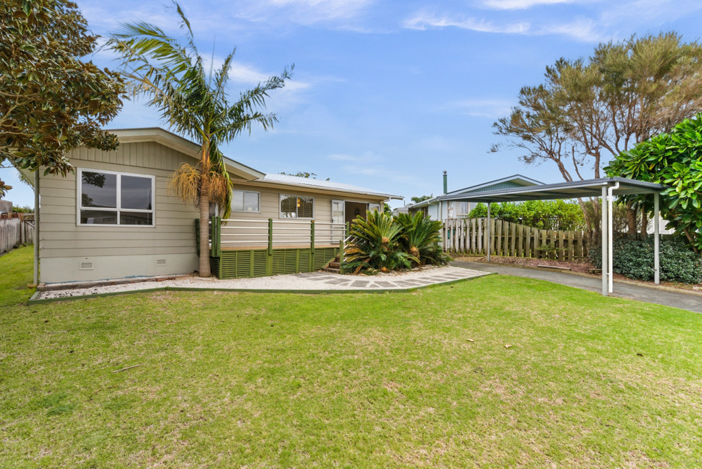 12 Curlew Place, One Tree Point