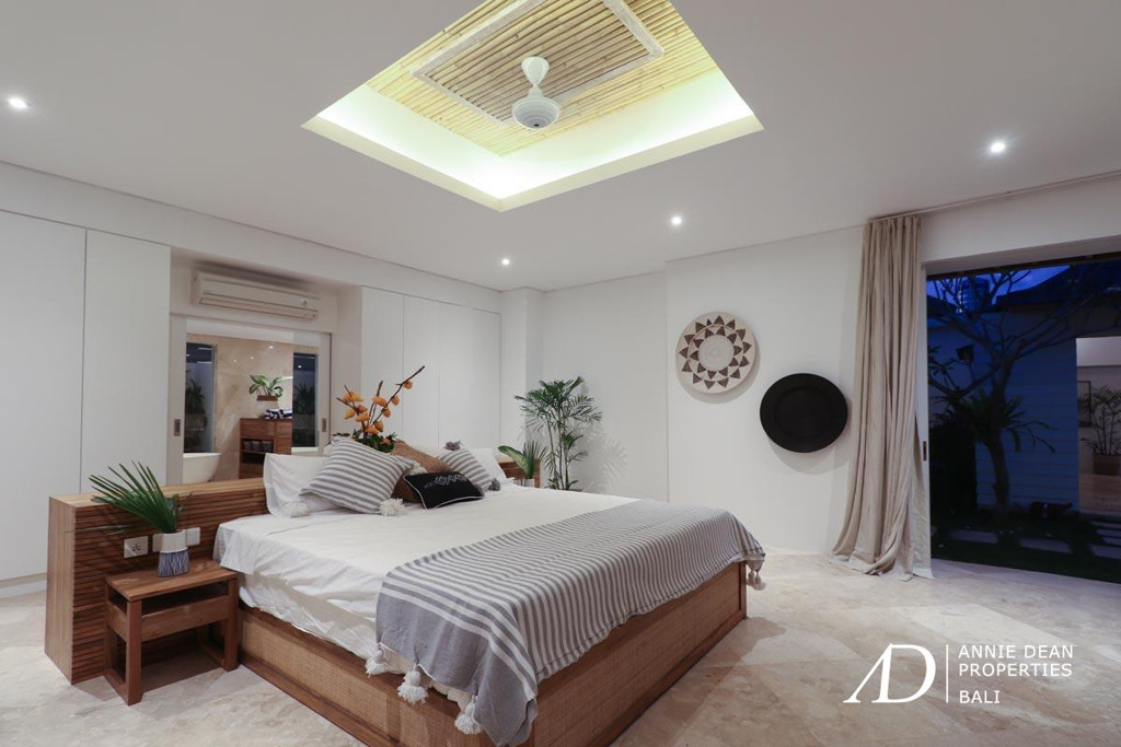 LEASEHOLD BOUTIQUE VILLA COMPLEX IN BERAWA - 7 VILLAS, PRIME LOCATION