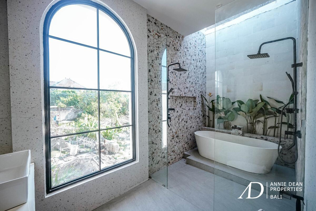 FREEHOLD / LEASEHOLD BRAND NEW MEDITTERANEAN IN STYLE 